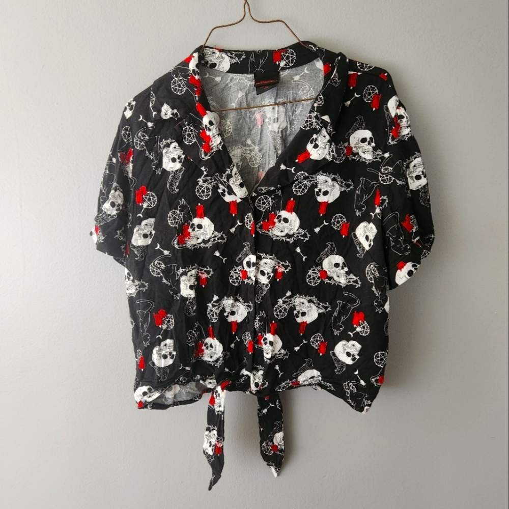 New LTD Hot Topic Chilling Adventures Of Sabrina Button Down Shirt, 2xl